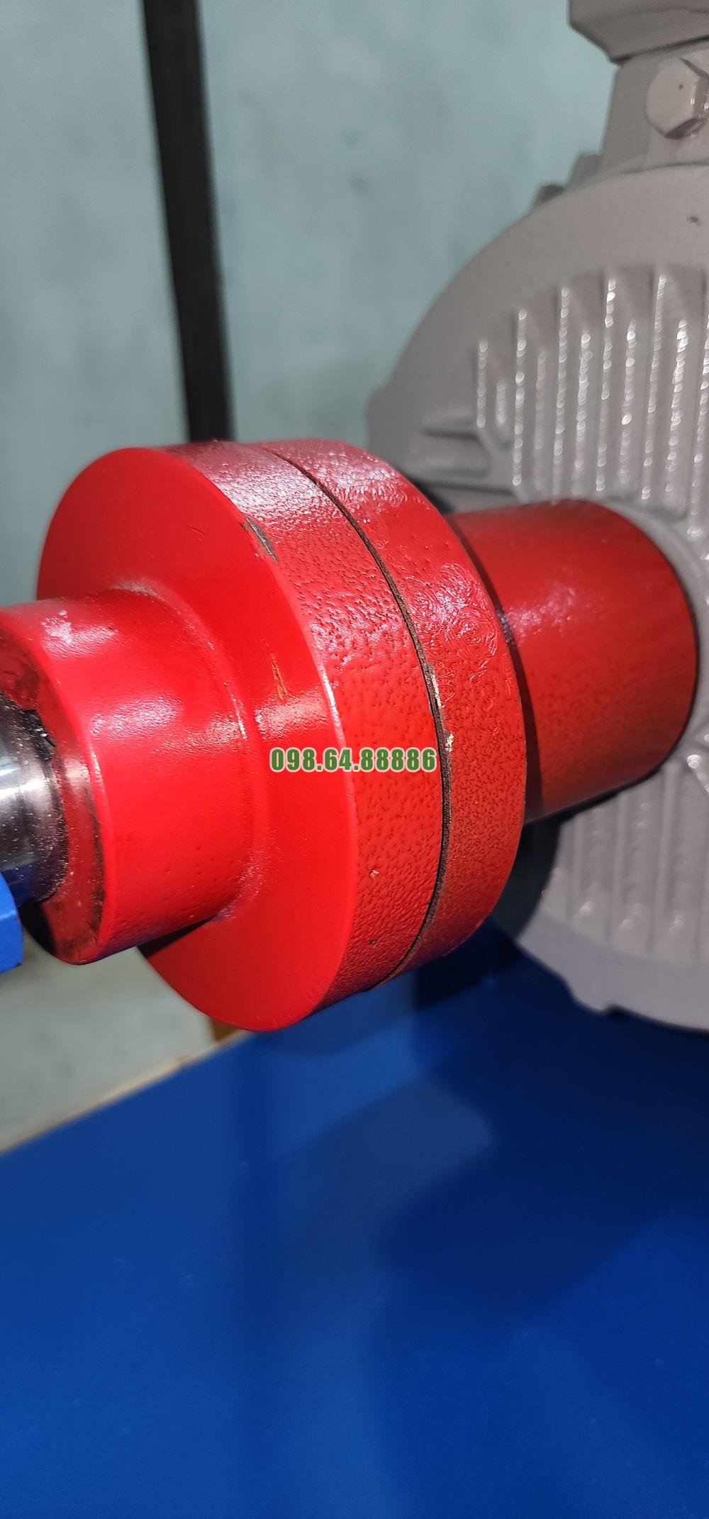 Bơm bánh răng KCB300 đường kính 50mm áp suất 2.8 Bar